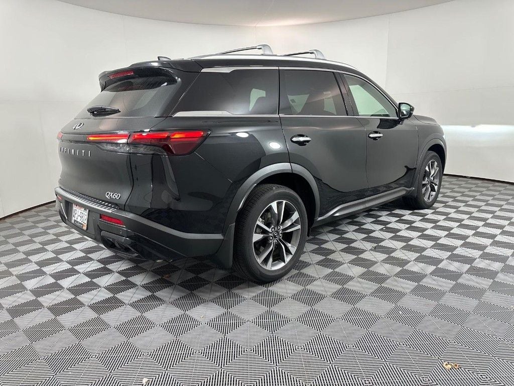 2025 INFINITI QX60 LUXE