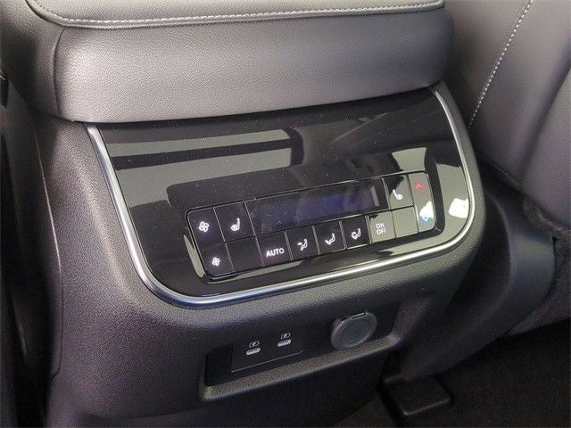 2025 INFINITI QX80 PURE