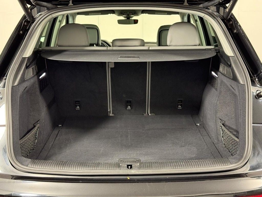 2023 Audi Q5 45 S line Premium quattro