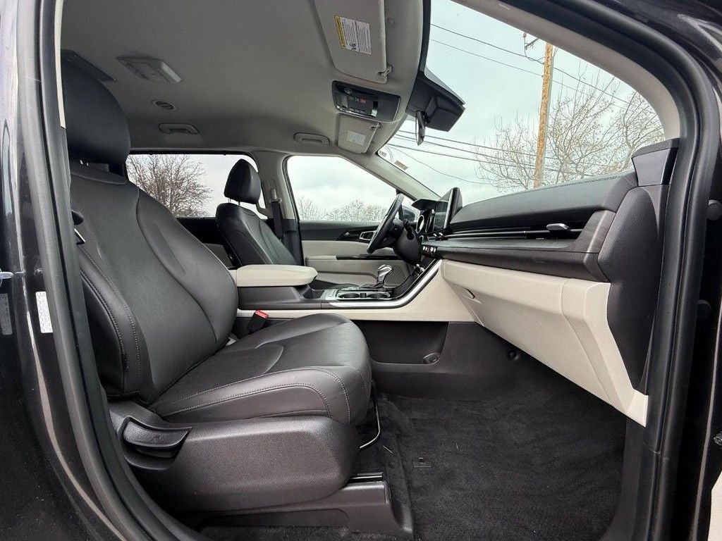 2024 Kia Carnival EX