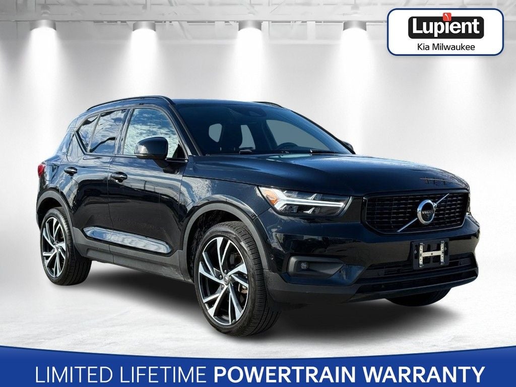 2020 Volvo XC40 R-Design
